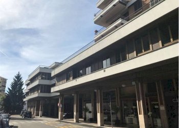 Facciata - Trilocale piazza Giovanni XXIII, 13, Varese - foto 4