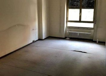 Stanza non arredata - Trilocale piazza Giovanni XXIII, 13, Varese - foto 9