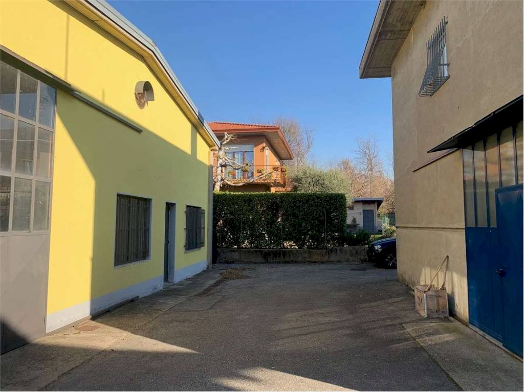 Zona - Capannone via Alioli e Sassi, 19, Gavirate - foto 3