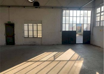 Interno non residenziale - Capannone via Alioli e Sassi, 19, Gavirate - foto 5