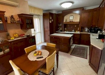 CUCINA - Appartamento via Antonio Pacinotti, 14, Alessandria - foto 17