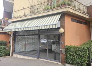 Facciata - Negozio via Lazio, 41, Varese - foto 3