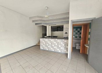 Interno non residenziale - Negozio via Lazio, 41, Varese - foto 7