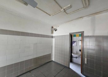 Stanza non arredata - Negozio via Lazio, 41, Varese - foto 8