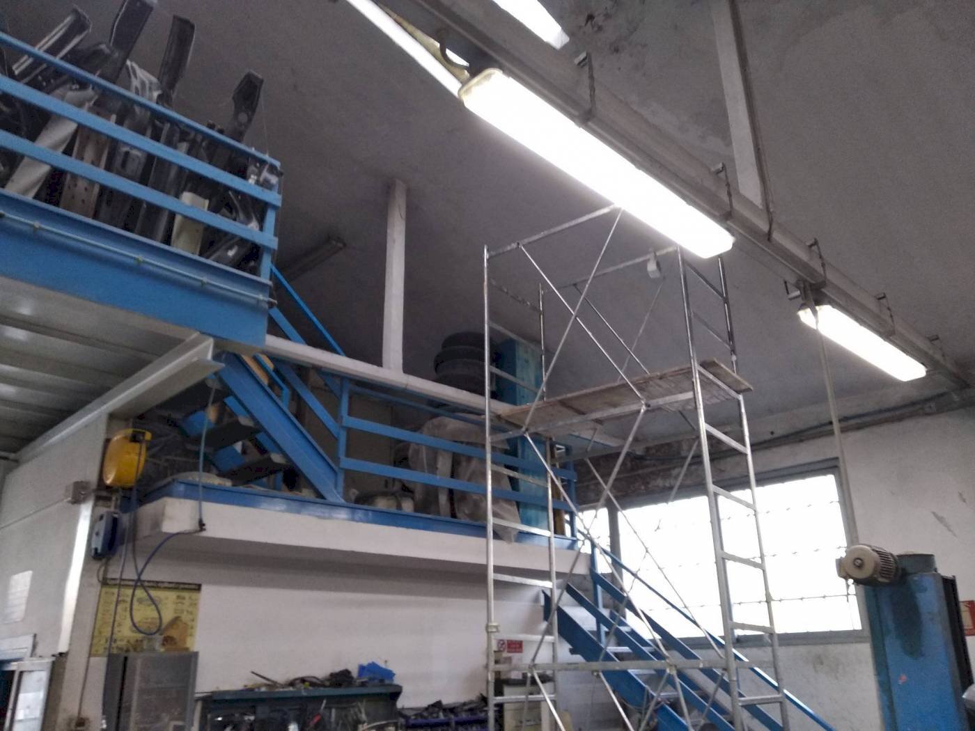 Capannone viale Ticino, 92, Gavirate - foto 2