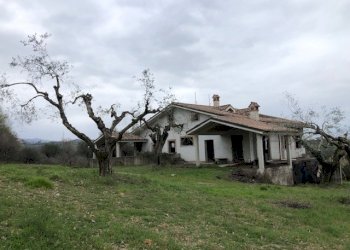 13.jpg - Villa Via Tevere, Sant'Angelo Romano - photo 14