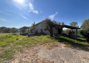 WhatsApp Image 2026-04-18 at 10.18.58 (1).jpeg - Villa Via Tevere, Sant'Angelo Romano - foto 1