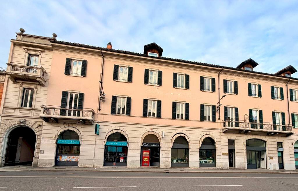 Facciata - Office via Luigi Sacco, 4, Varese - photo 1