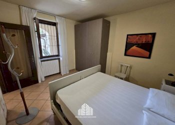 Camera da letto - Appartamento via Camillo Benso di Cavour, 61, Sommariva del Bosco - foto 8