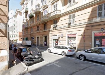 4_page-0001.jpg - Locale Commerciale Via Pietro Cristofoli 27R, Genova - foto 1