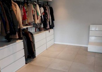 Stanza arredata - Villa Manerbio - foto 23