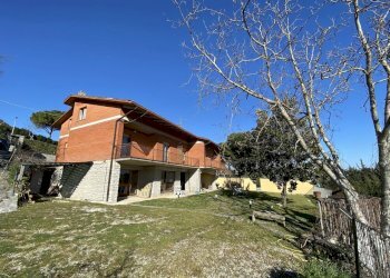 viste - Casa indipendente Via della Treggia snc, Perugia - foto 12