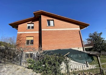 viste - Casa indipendente Via della Treggia snc, Perugia - foto 14