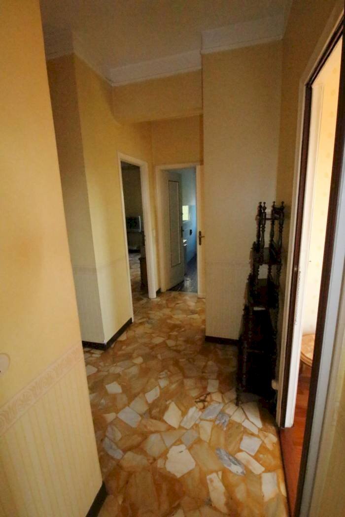 disimpegno - Three-room apartment via Diano Marina, Genova - photo 3