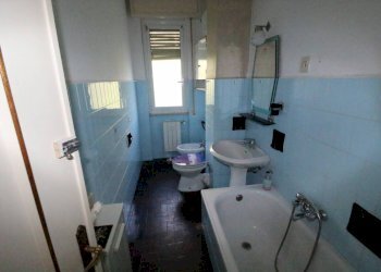 bagno - Three-room apartment via Diano Marina, Genova - photo 10