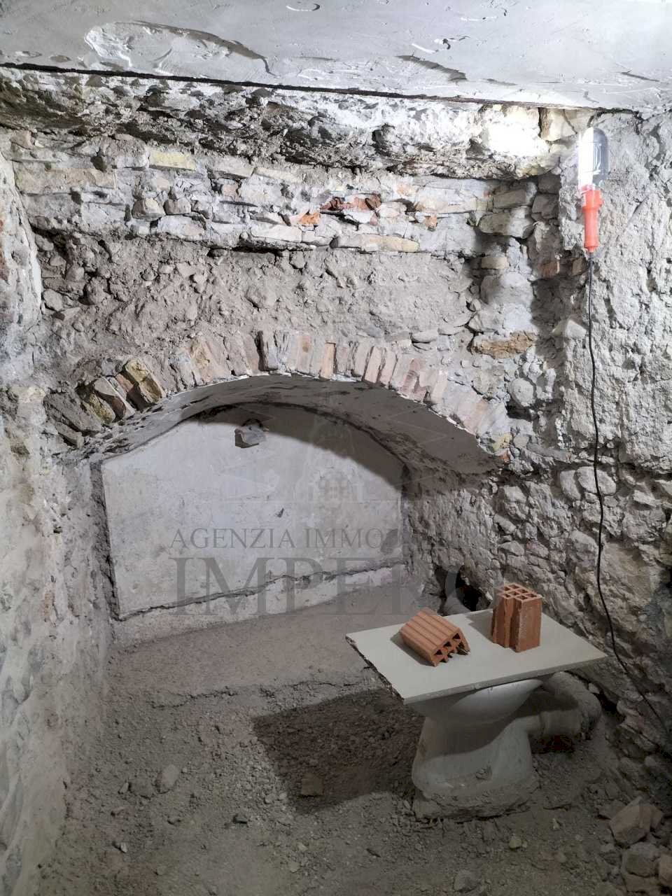 bagno situazione attuale - Bilocale Vico Scuri 8A, Ventimiglia - foto 3