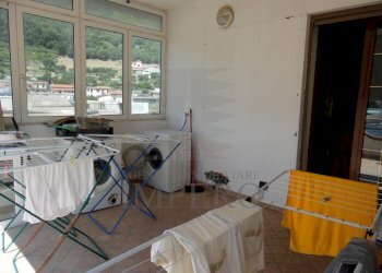 loggia condonata come spazio abitabile - Porzione di casa Via Braie 185, Camporosso - foto 6