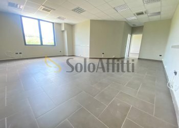 1.jpg - Ufficio Viale delle industrie, Caserta - foto 2