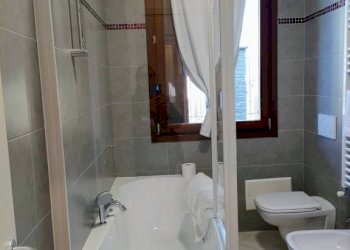 bagno - Bilocale viale Luigi Borri, Varese - foto 9