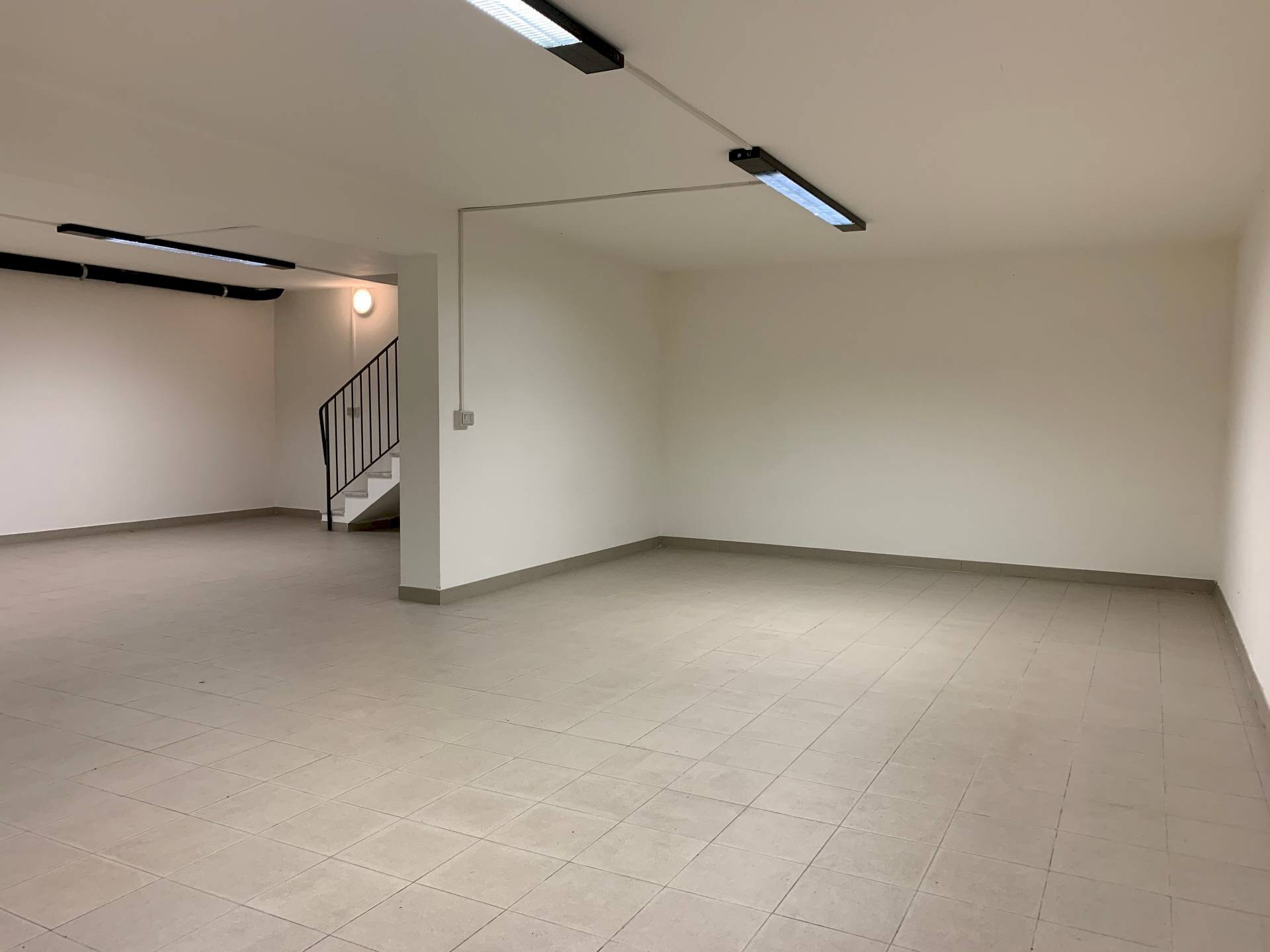 Attività Commerciale Via Salicchi, Lucca - foto 3