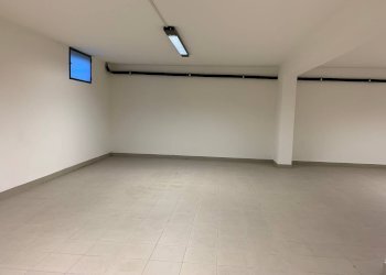 Attività Commerciale Via Salicchi, Lucca - foto 4