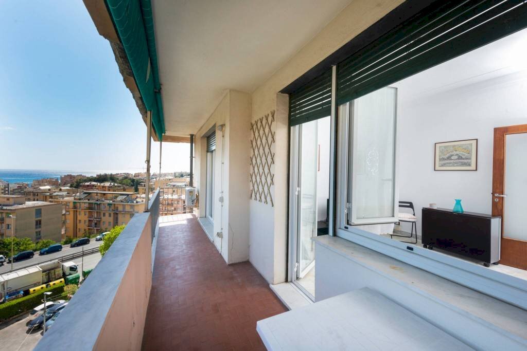 Balcone - Appartamento via Simone Schiaffino, 16, Genova (zona Quarto) - foto 1
