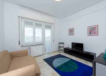 Soggiorno - Appartamento via Simone Schiaffino, 16, Genova (zona Quarto) - foto 5