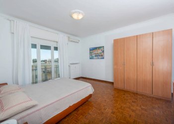 Camera da letto - Appartamento via Simone Schiaffino, 16, Genova (zona Quarto) - foto 12