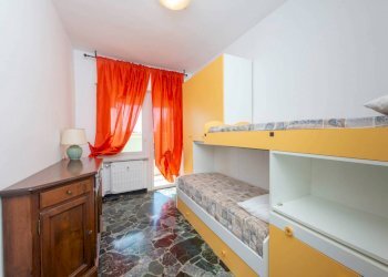 Camera da letto - Appartamento via Simone Schiaffino, 16, Genova (zona Quarto) - foto 15