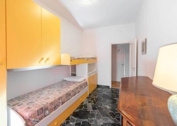 Camera da letto - Appartamento via Simone Schiaffino, 16, Genova (zona Quarto) - foto 16