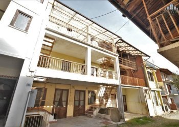 Facciata - Casa indipendente via xx settembre, 16, Cuceglio - foto 1