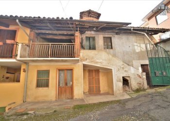 Facciata - Casa indipendente via xx settembre, 16, Cuceglio - foto 2