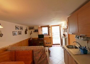 Angolo cottura - Three-room apartment Frazione Cerian, 2, Antey-Saint-Andrè - photo 1