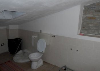 Portion of a house Bettola - photo 7