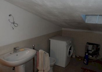 Portion of a house Bettola - photo 8