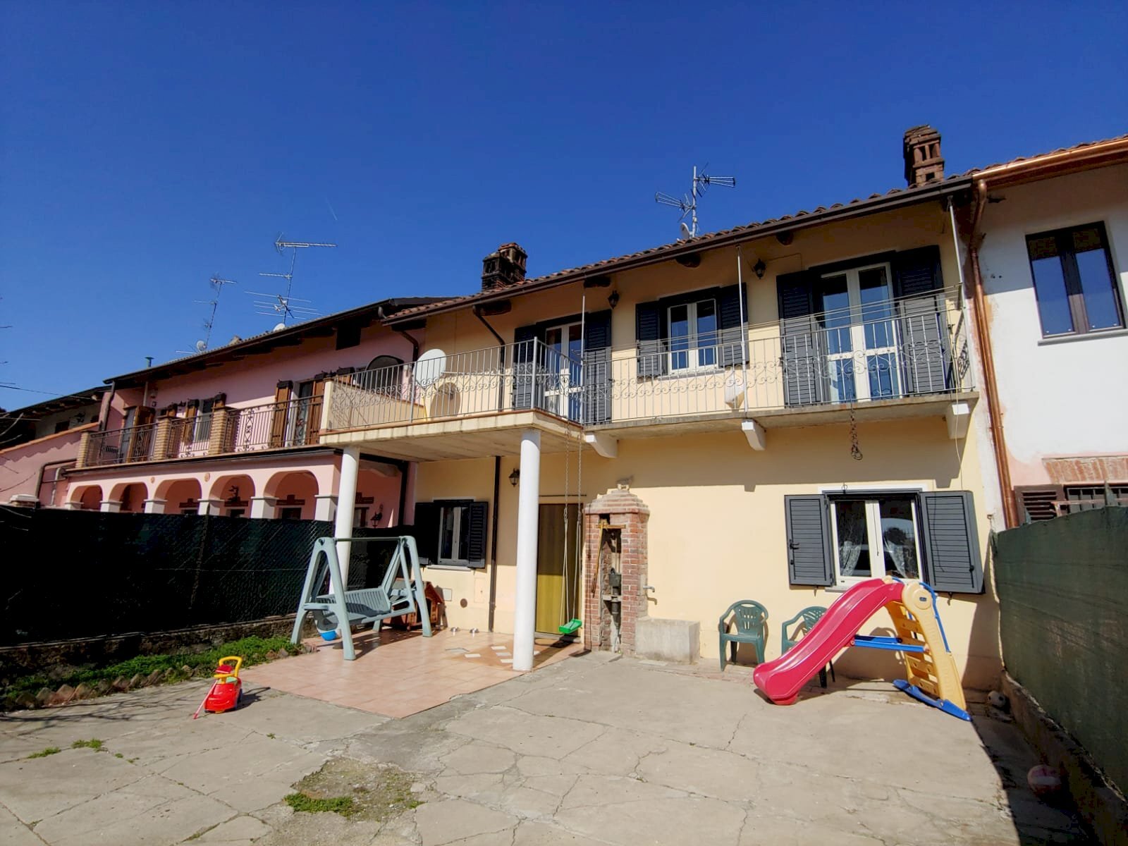 Casa semi indipendente via Massaua, 6, Crescentino - foto 1