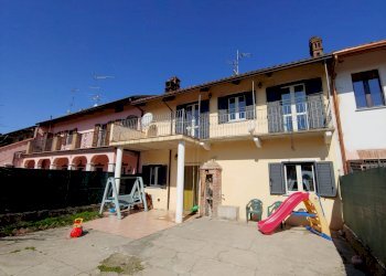 Casa semi indipendente via Massaua, 6, Crescentino - foto 1