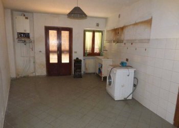Cucina abitabile - Casa indipendente via Santa Maria, 49, Montaldo Bormida - foto 9