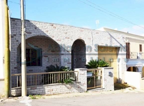 Facciata - Casa indipendente via Japigia, Morciano di Leuca - foto 2