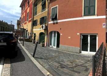 Esposizione - Negozio Genova (zona Marassi) - foto 1