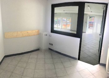 Locale commerciale - Negozio Genova (zona Marassi) - foto 7