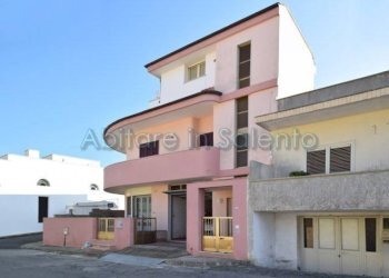 Facciata - Casa indipendente via Giuseppe Verdi, Gagliano del Capo - foto 2
