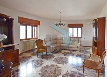 Salone - Casa indipendente via Giuseppe Verdi, Gagliano del Capo - foto 7