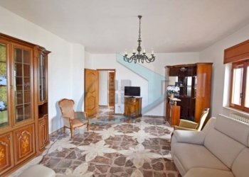 Salone - Casa indipendente via Giuseppe Verdi, Gagliano del Capo - foto 8