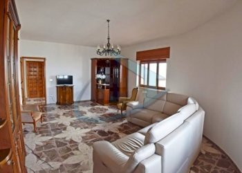 Salone - Casa indipendente via Giuseppe Verdi, Gagliano del Capo - foto 10