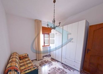 Stanza arredata - Casa indipendente via Giuseppe Verdi, Gagliano del Capo - foto 23