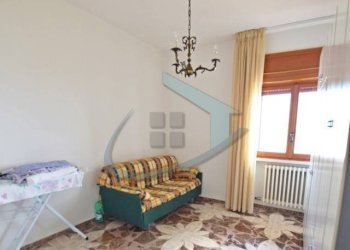 Stanza arredata - Casa indipendente via Giuseppe Verdi, Gagliano del Capo - foto 24