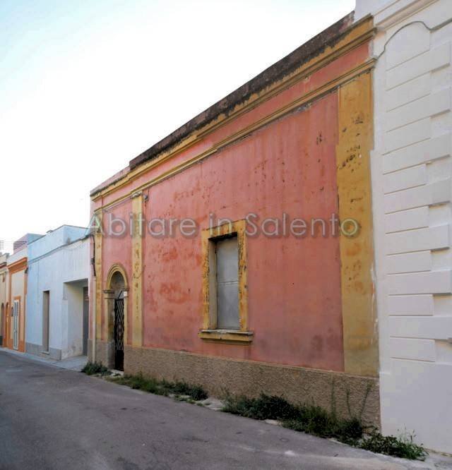 Facciata - Casa indipendente via Alberto Lionetto, Salve - foto 3