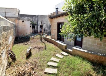 Giardino - Independent house via Alberto Lionetto, Salve - photo 10