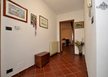 corridoio - Four-room apartment via Costantino Nigra, 84, Castellamonte - photo 16
